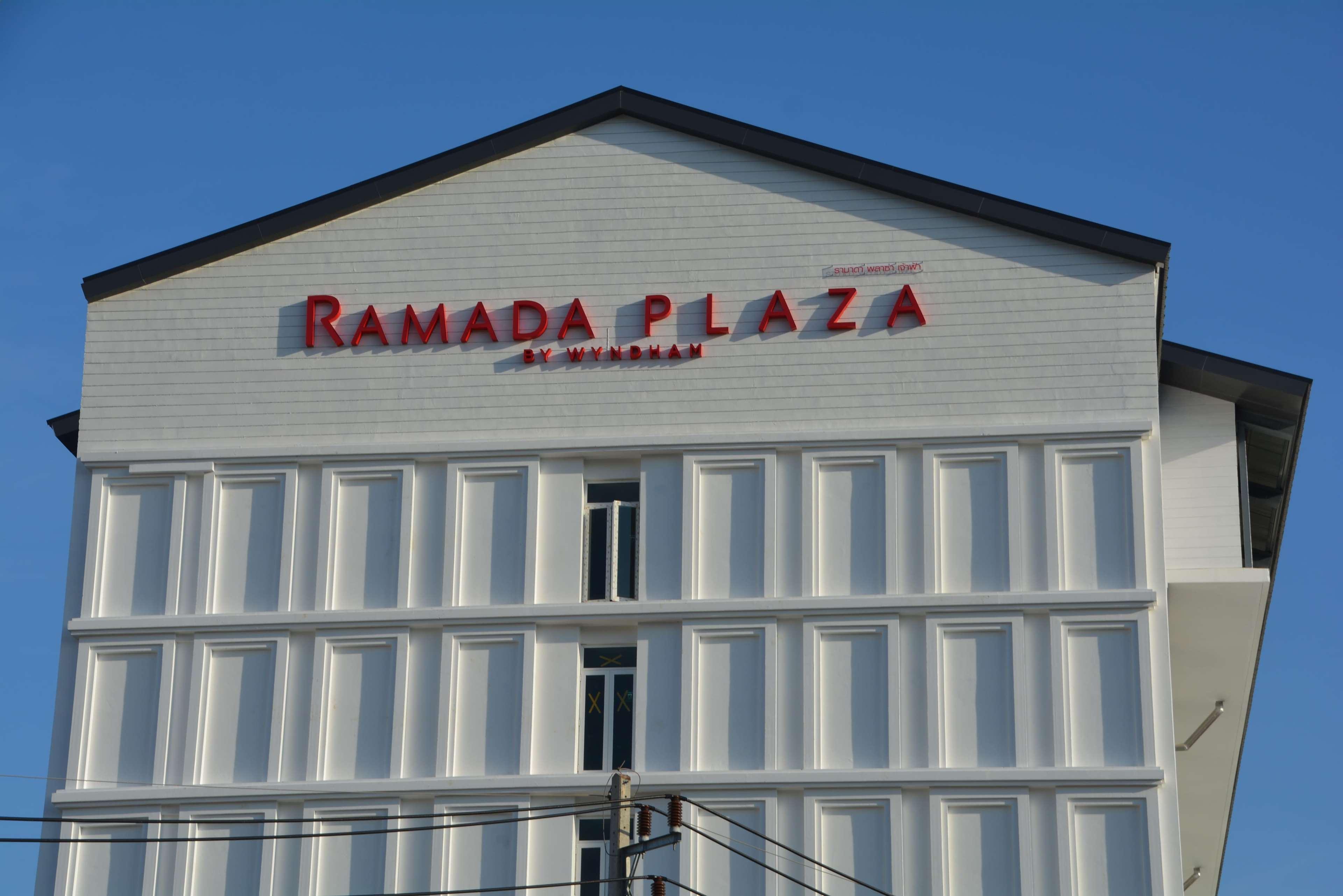 Hotel Ramada Plaza By Wyndham Chao Fah Phuket Exterior foto